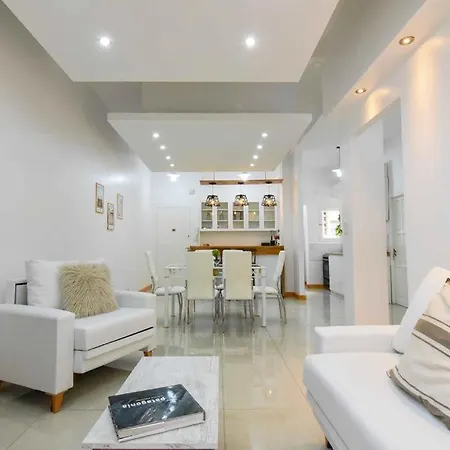 Dpto. En Recoleta: Calido, Proximo Y Confortable Buenos Aires Exterior photo