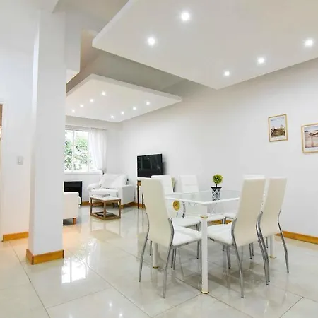 Dpto. En Recoleta: Calido, Proximo Y Confortable Buenos Aires Exterior photo